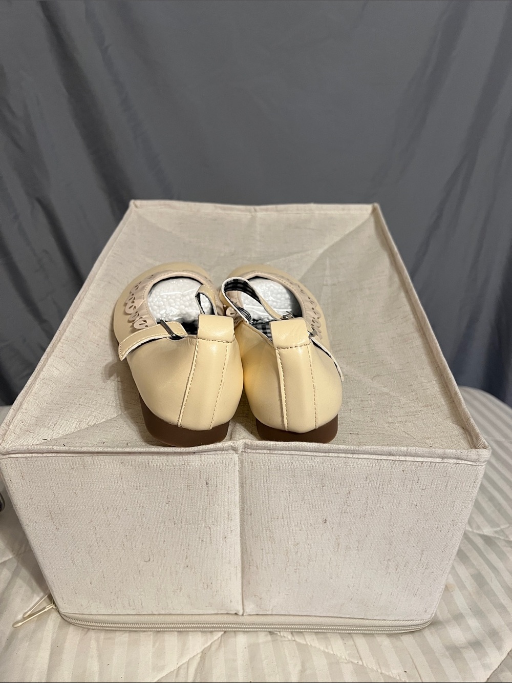 SHEIN Cream Scalloped Mary Jane Dress Shoes - Picture 3 of 4